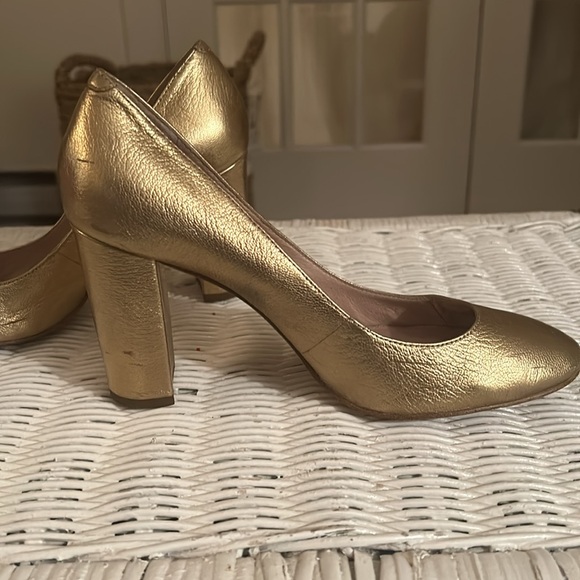 Louise et Cie Metallic Gold Leather Round Toed Heels Size 6.5 - Picture 5 of 16